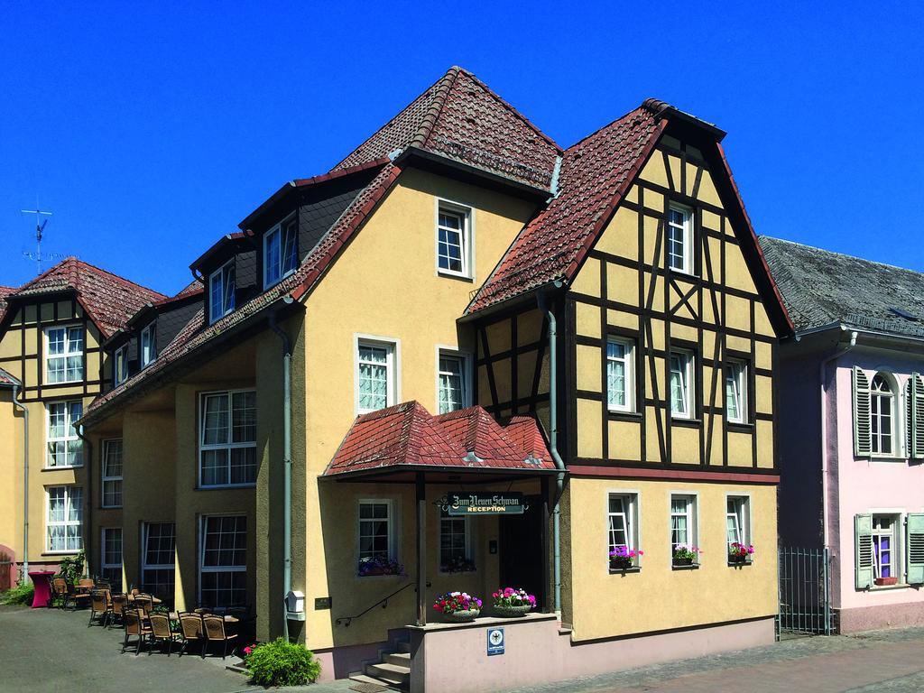 Zum Neuen Schwan Walluf Exterior foto