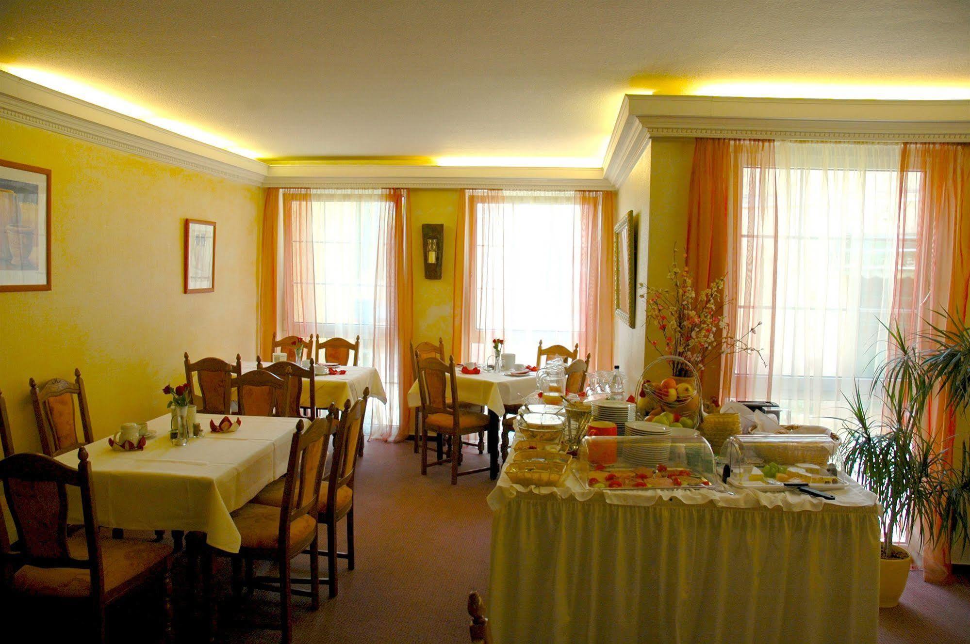 Zum Neuen Schwan Walluf Exterior foto